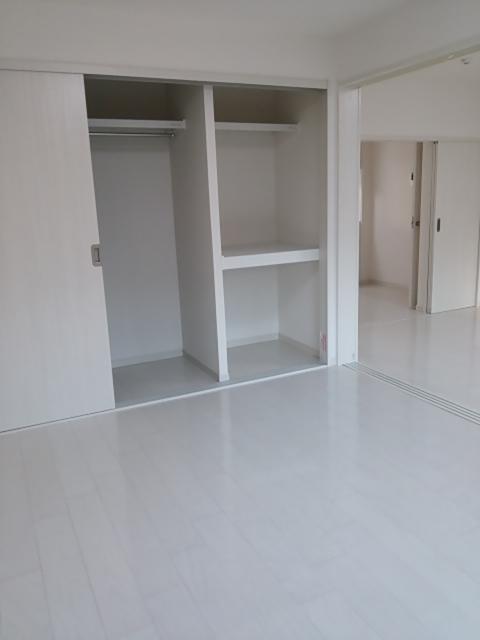 Receipt. Local (11 May 2013) Shooting