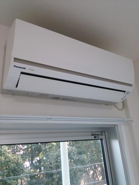 Cooling and heating ・ Air conditioning. Air conditioning two aircraft standard equipment