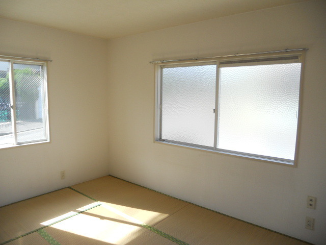 Other room space.  ☆ Sunny ・ Corner room three-sided lighting ☆ 