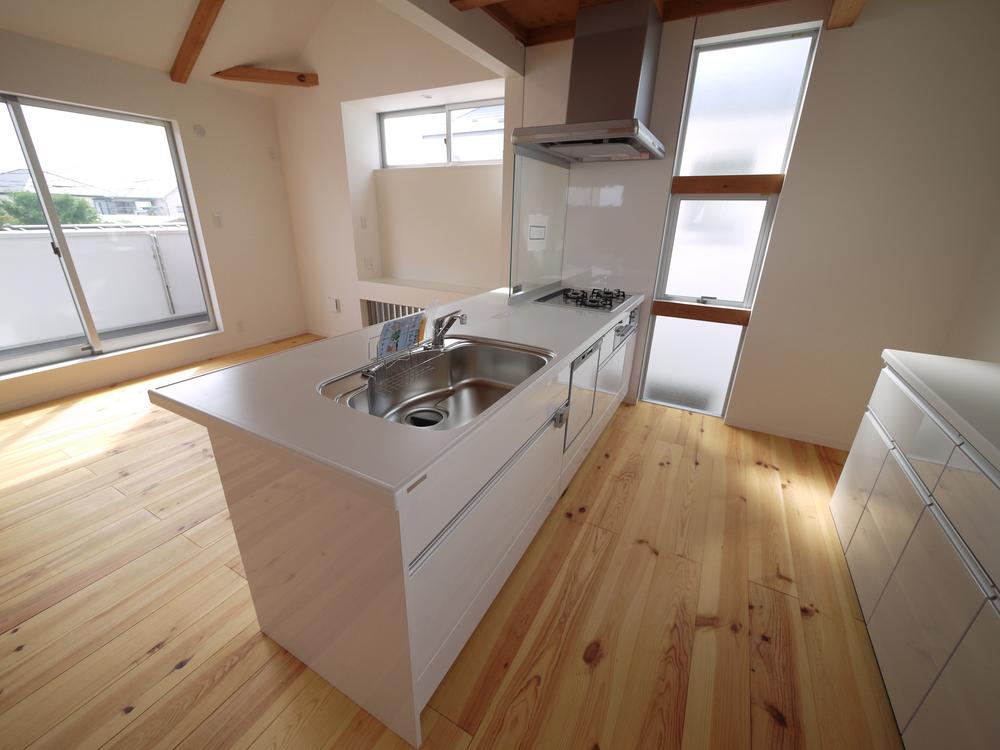 Kitchen. Room H Open type (October 2013) Shooting