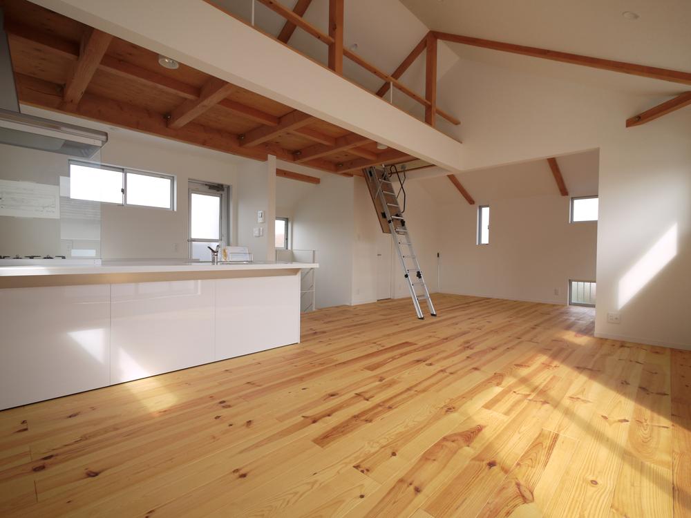 Living. Indoor H Building (October 2013) Shooting