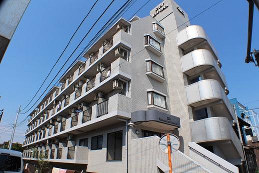 Local appearance photo. Local (July 2013) is a beautiful building of paste shooting outer wall tile.