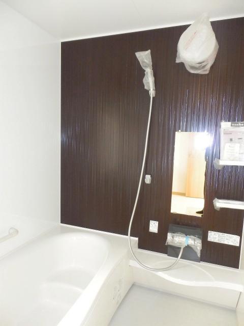 Bathroom. Local (11 May 2013) Shooting