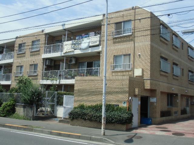 Local appearance photo. Local (08 May 2013) Shooting