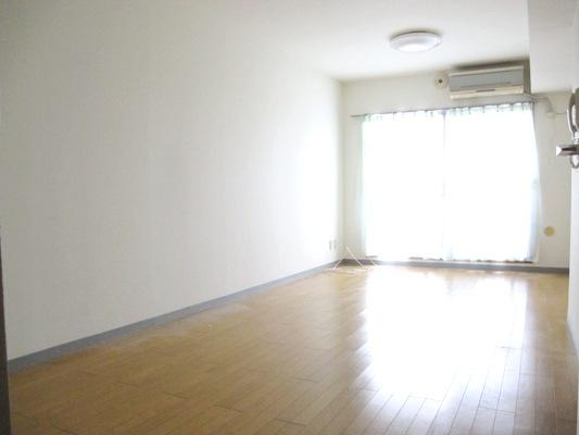 Living. Indoor (10 May 2013) Shooting