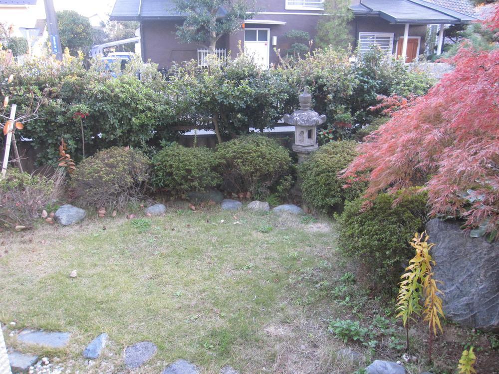 Garden. Boast of single-family is spacious garden located on the south side