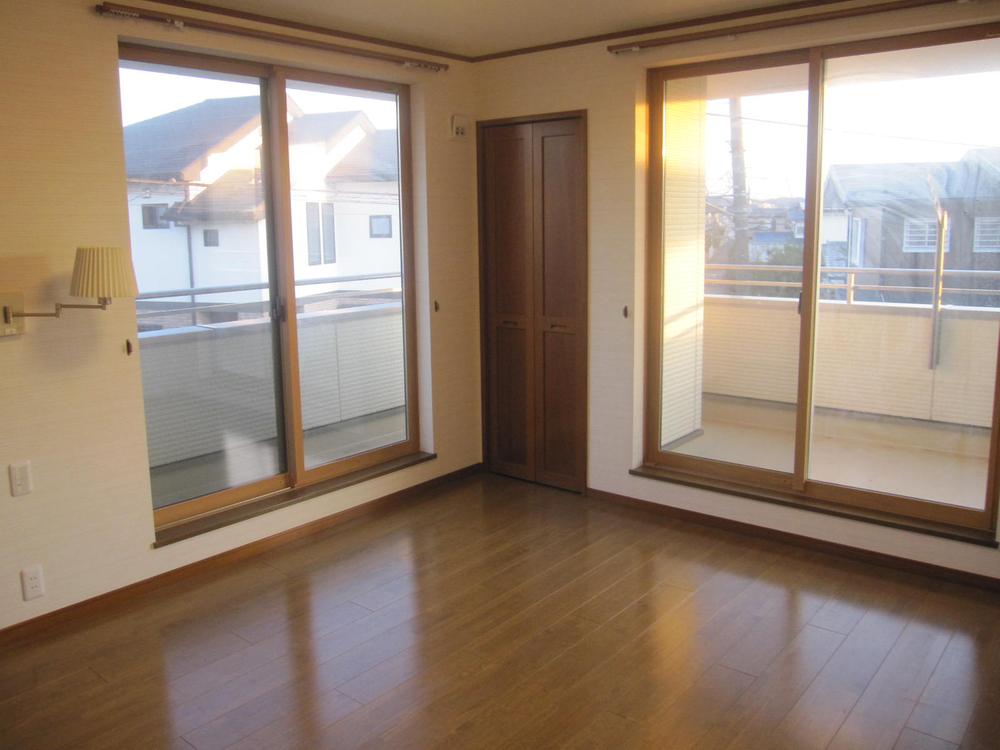 Non-living room. Southeast 8.1 Pledge Western-style. Bright because there are many window surface, Ventilation is also good. 