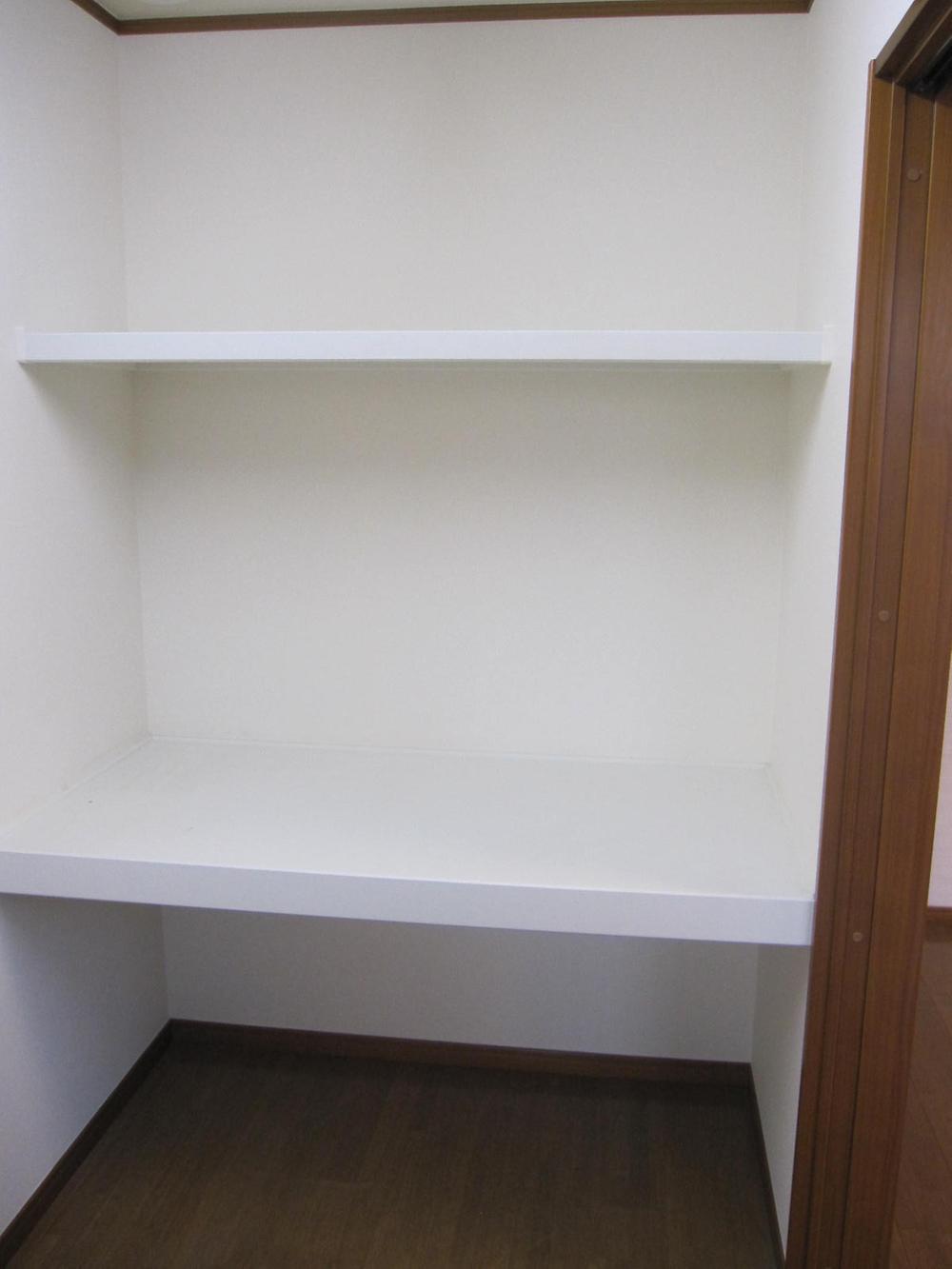 Receipt. On the second floor there is a storeroom of about 3 quires. Convenient to accommodate those that do not use large luggage and usually. 