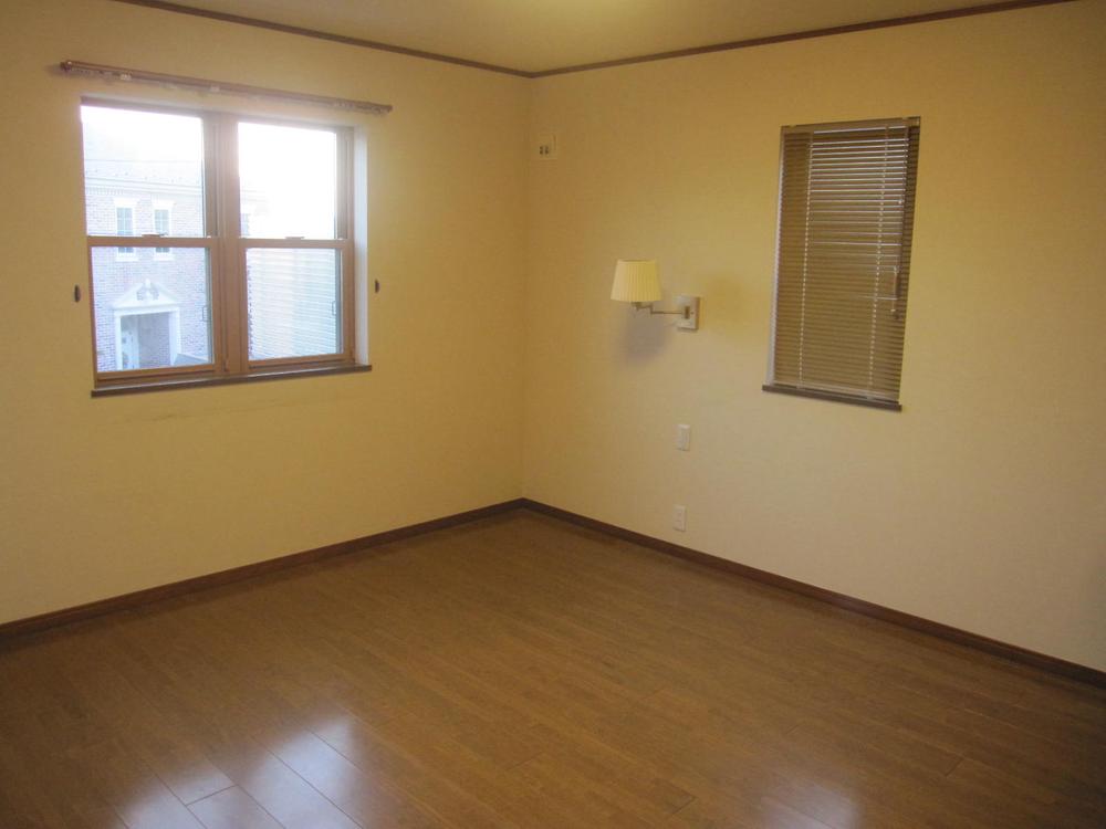 Non-living room. Southwest side about 8.1 Pledge Western-style. Room 5 rooms 6 quires more. It has become a spacious floor plan. 