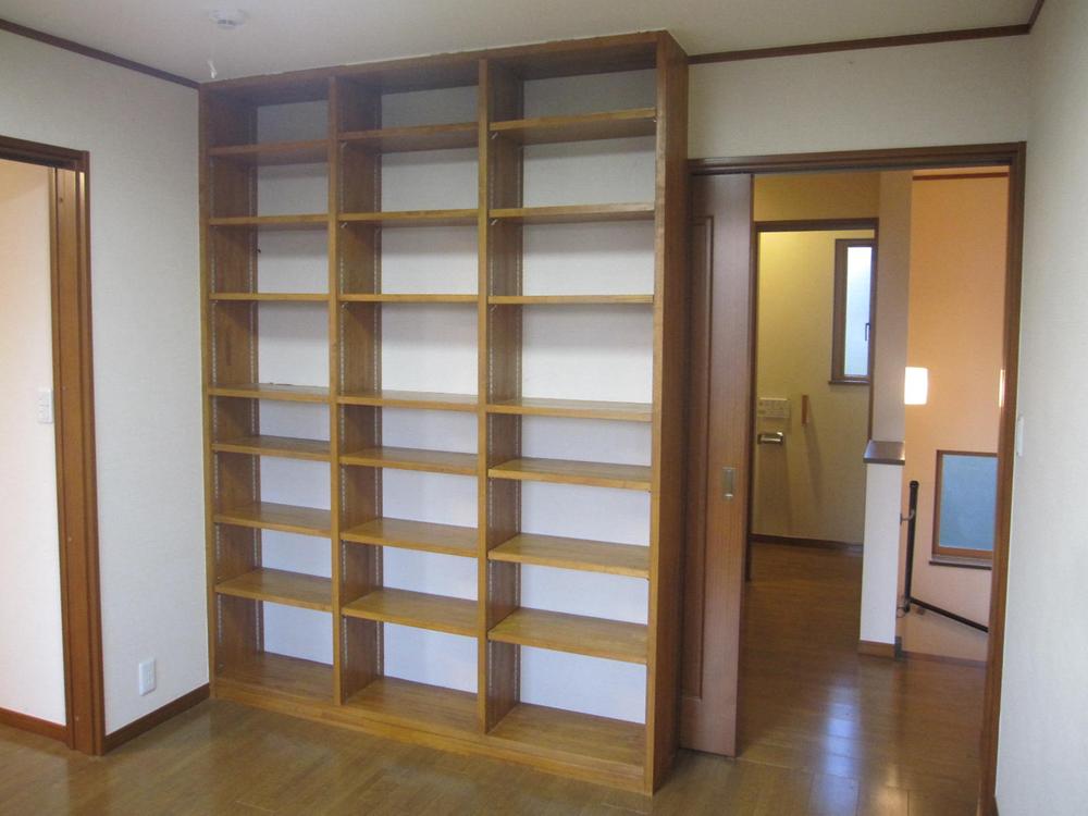Non-living room. Study about 6.4 Pledge. It is a bright room on the south-facing. 