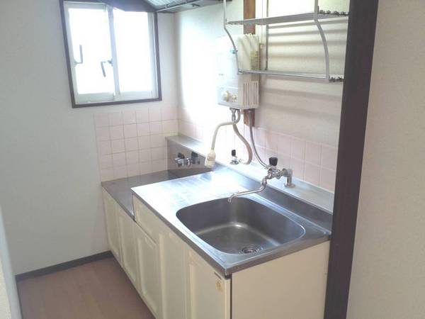 Kitchen. You can gas stove installation ☆