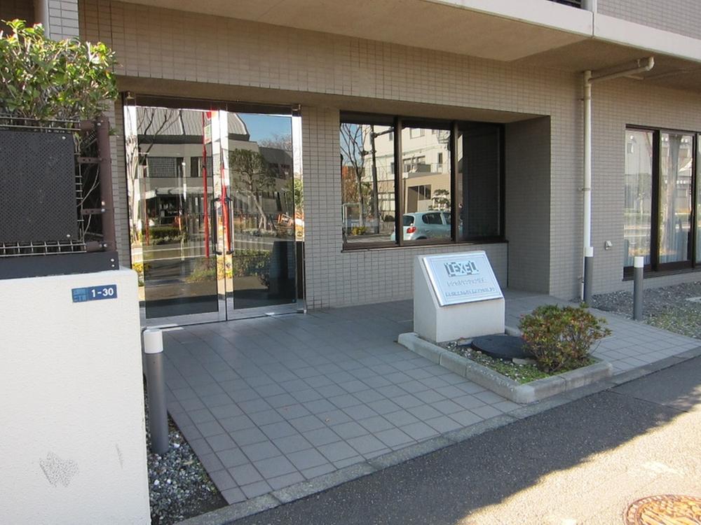 Entrance. Common areas