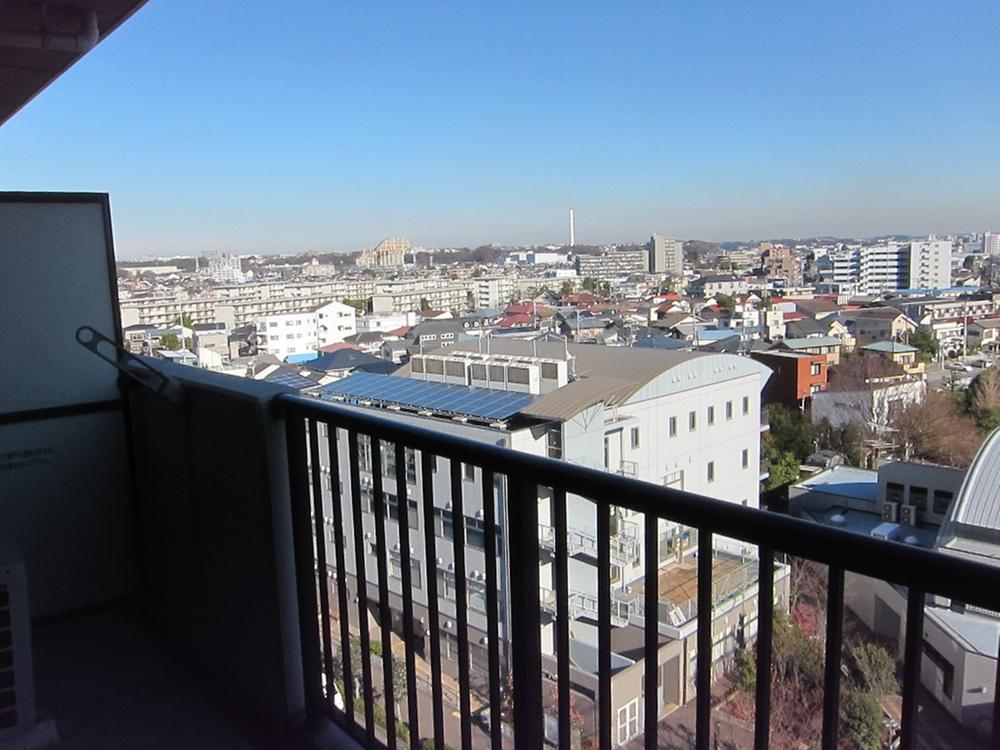 View photos from the dwelling unit. View from the site (December 2013) Shooting