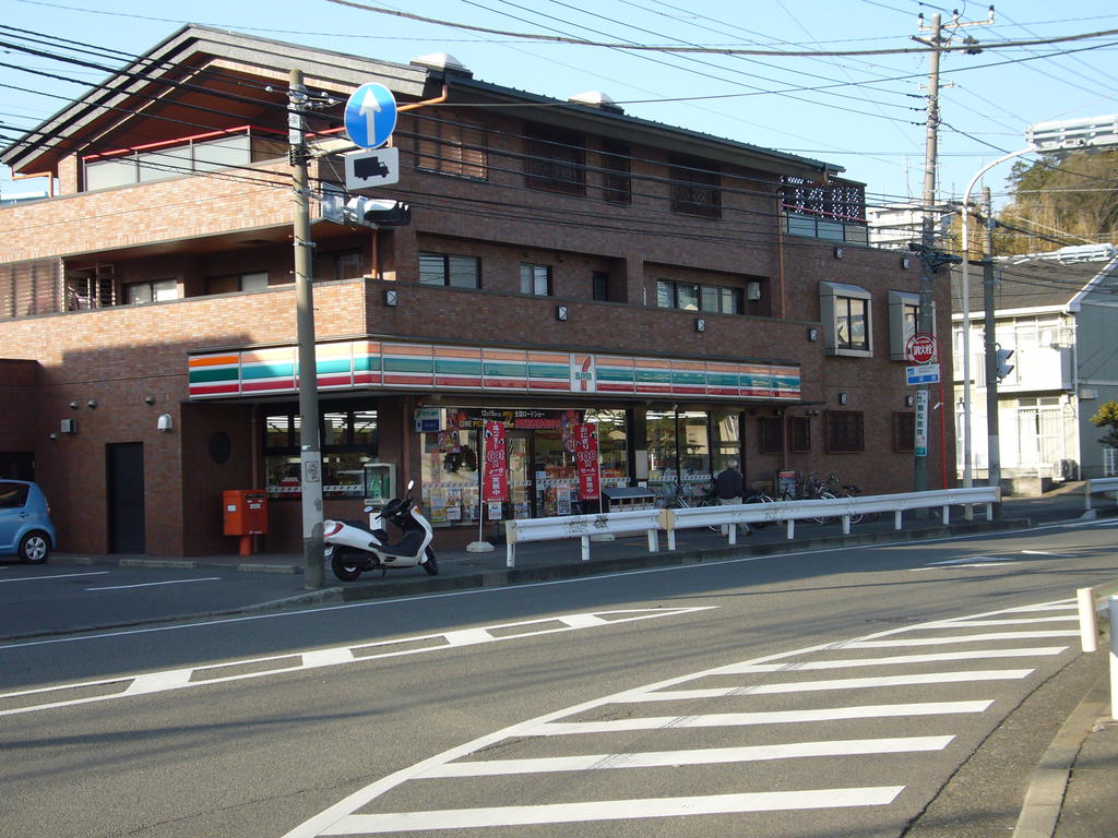 Convenience store. Seven-Eleven Fujisawa good deeds store up (convenience store) 325m