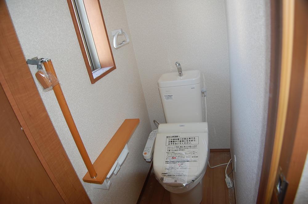 Toilet. Indoor (11 May 2013) Shooting