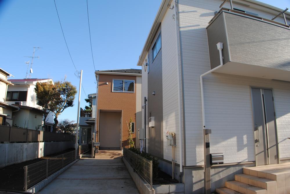 Local appearance photo. Local (11 May 2013) Shooting