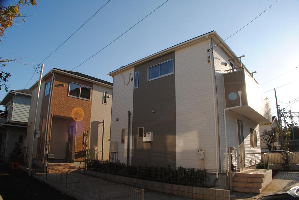 Local appearance photo. Local (11 May 2013) Shooting