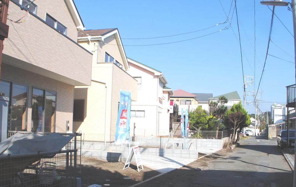 Local photos, including front road. Local (11 May 2013) Shooting