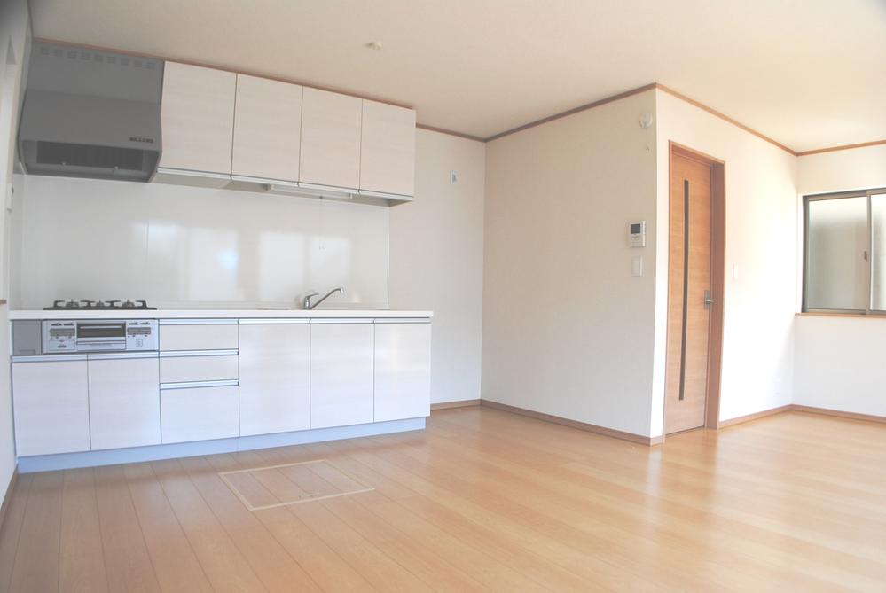 Kitchen. Indoor (11 May 2013) Shooting