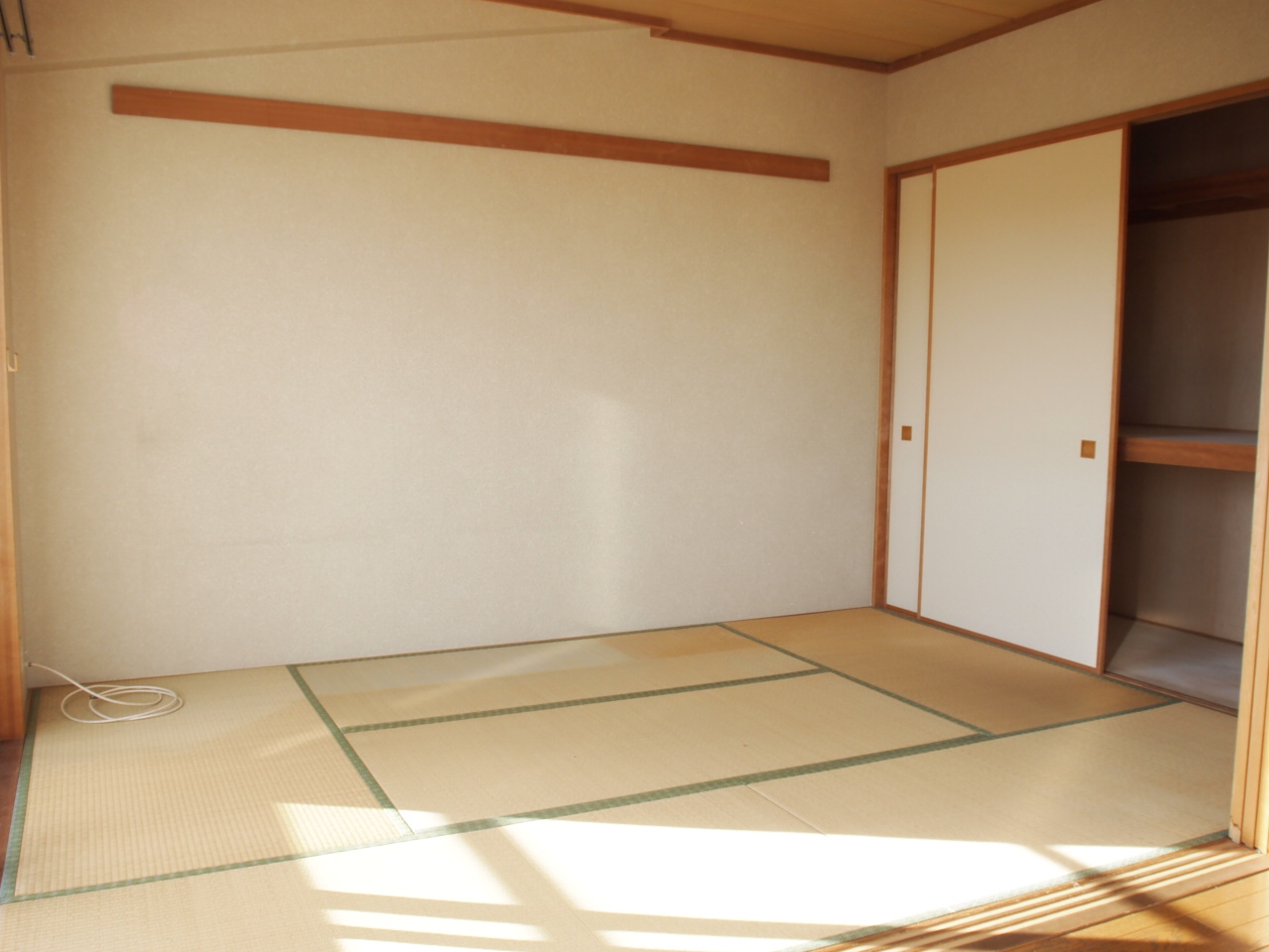Other room space. It will be out on the balcony from the Japanese-style room! !  * Tatami Hakawa after decision.