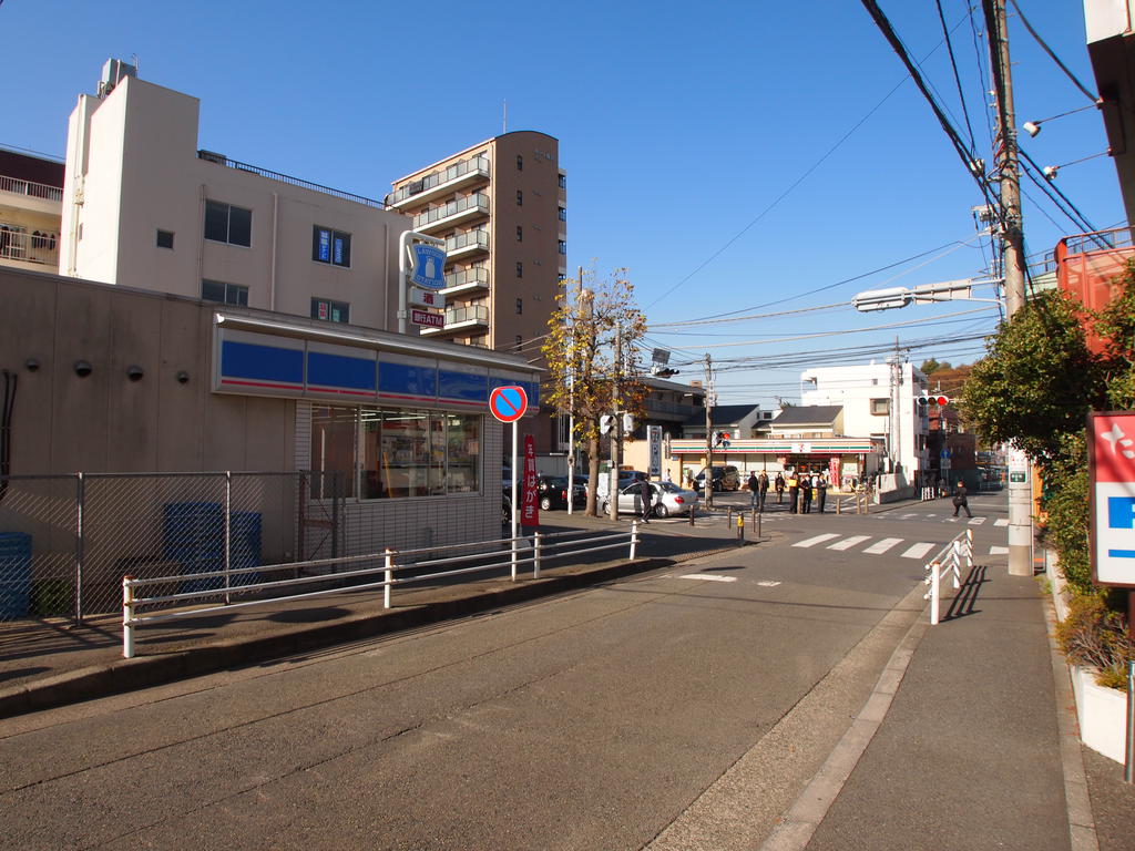 Convenience store. 337m until Lawson Fujisawa Asahi store (convenience store)