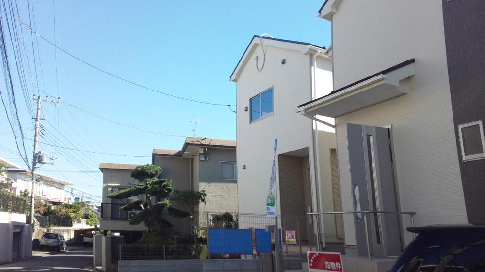 Local appearance photo. Local (11 May 2013) Shooting