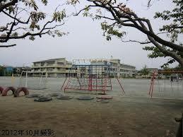 Primary school. Kuguiyo until elementary school 900m