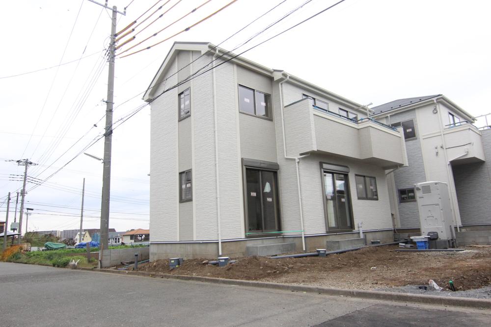 Local appearance photo. Local (12 May 2013) Shooting