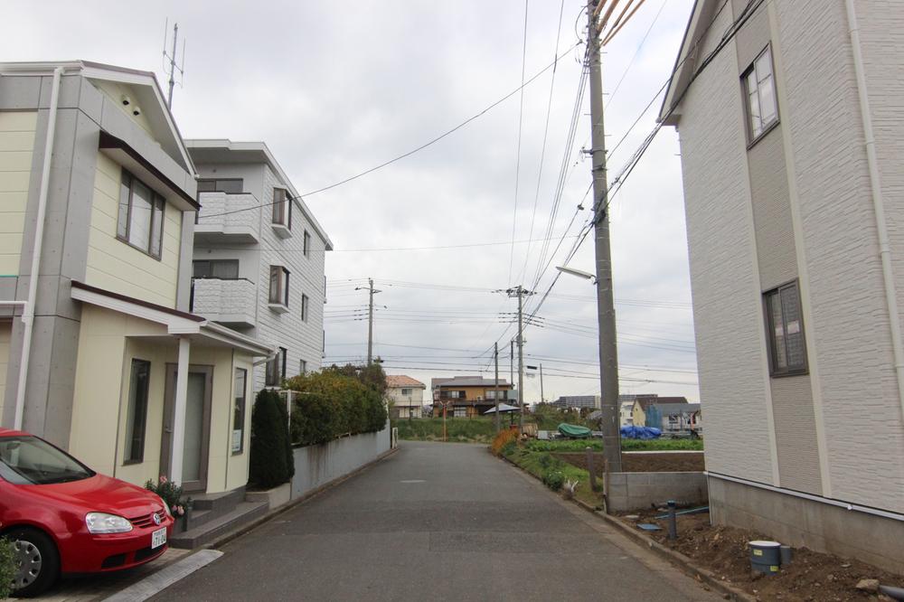 Local photos, including front road. Local (12 May 2013) Shooting