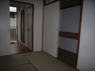 Living and room. Spacious with storage in the room