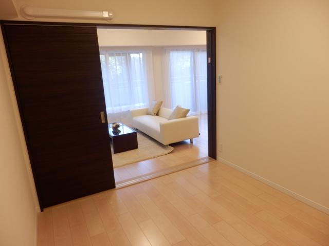 Non-living room. Indoor (10 May 2013) Shooting