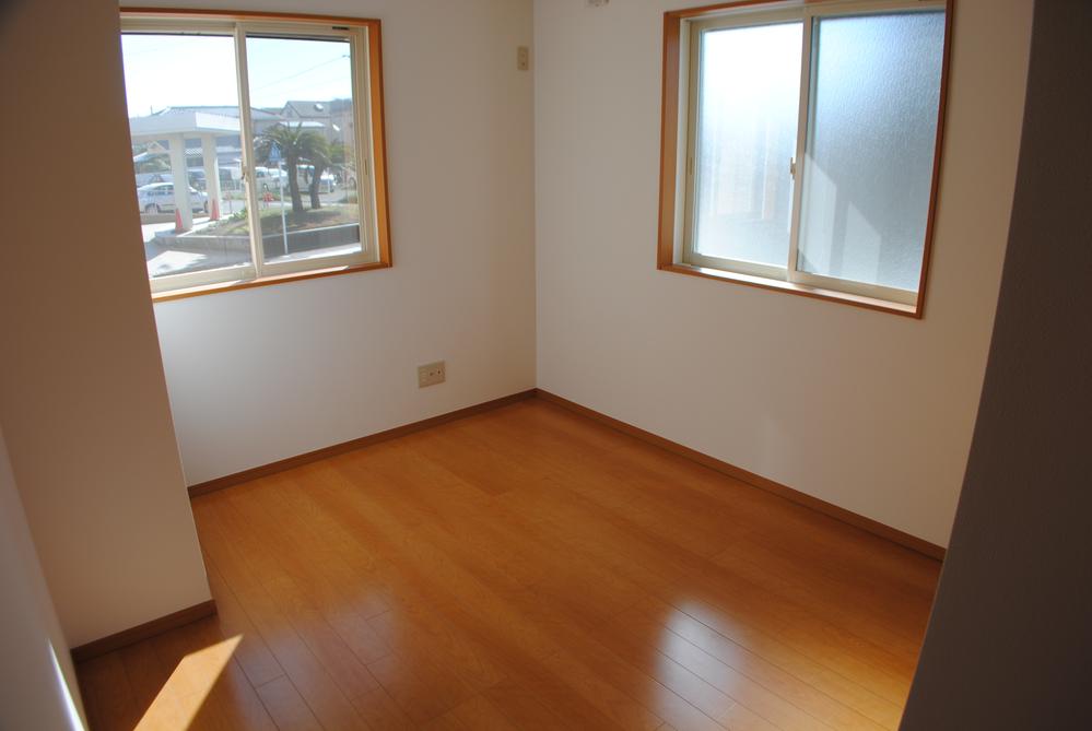 Non-living room. Indoor (04 May 2013) Shooting