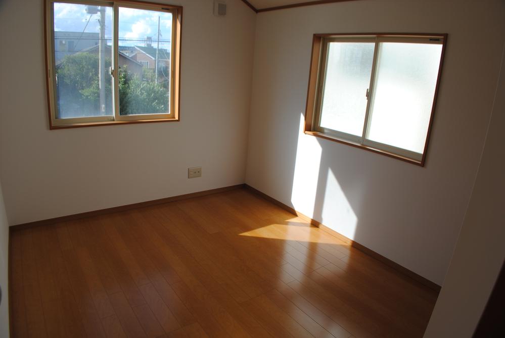 Non-living room. Local (04 May 2013) Shooting