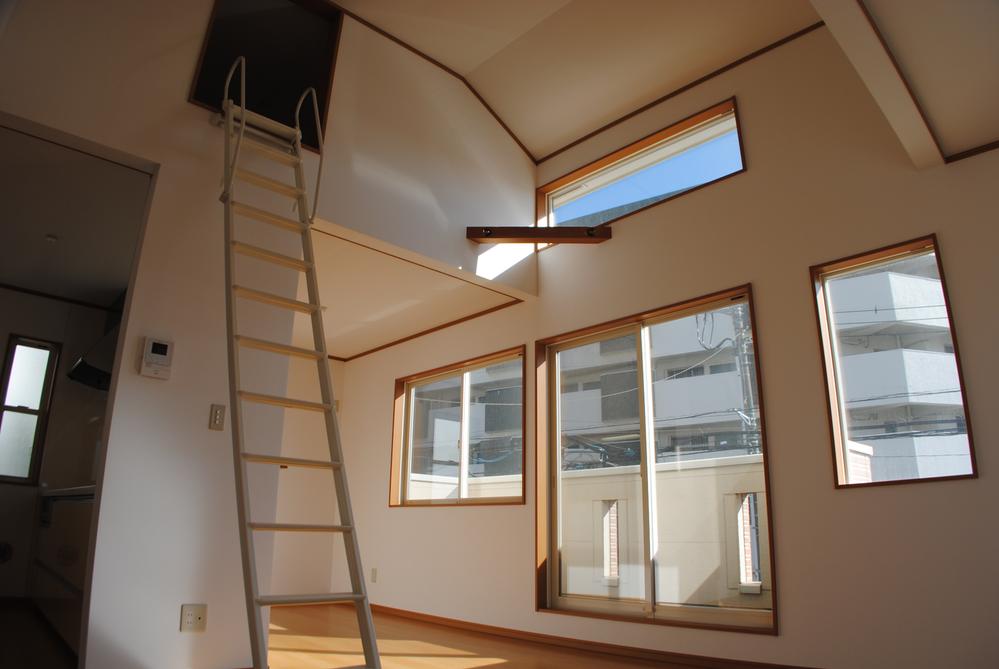 Living. Indoor (04 May 2013) Shooting