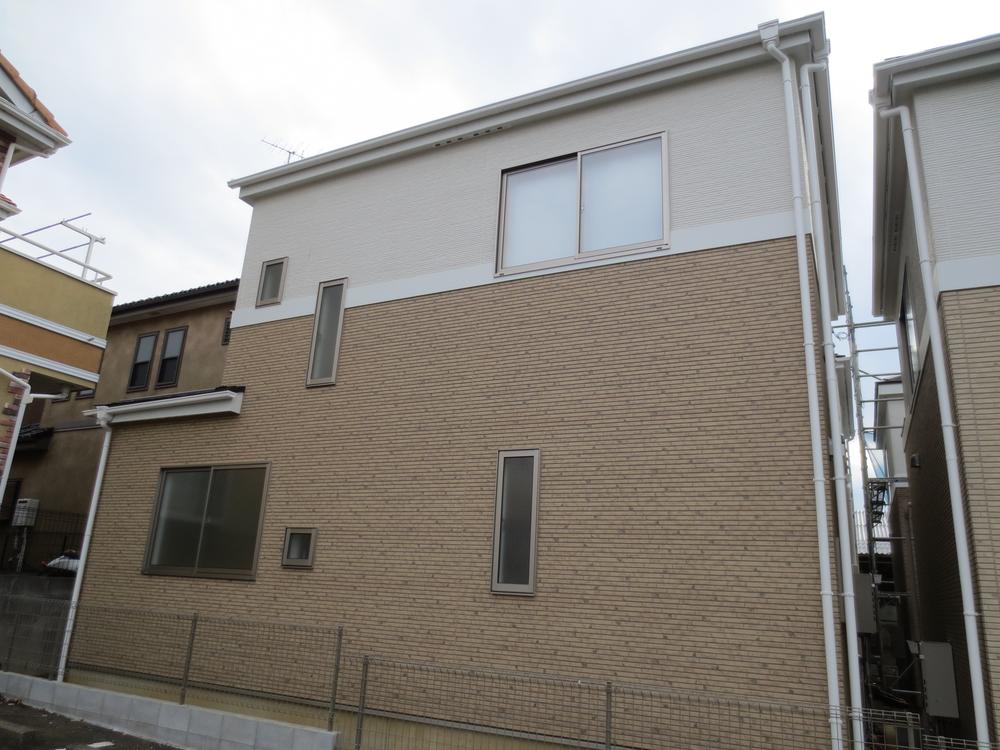 Local appearance photo. Local (12 May 2013) Shooting