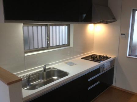 Kitchen. Spacious kitchen cooking is fun!