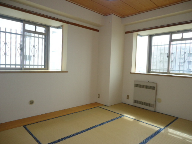 Other room space. Convenient shopping! City gas! Facility ・ Storage enhancement