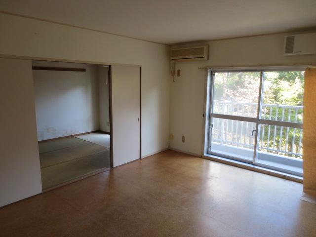 Non-living room. Indoor (September 2013) Shooting