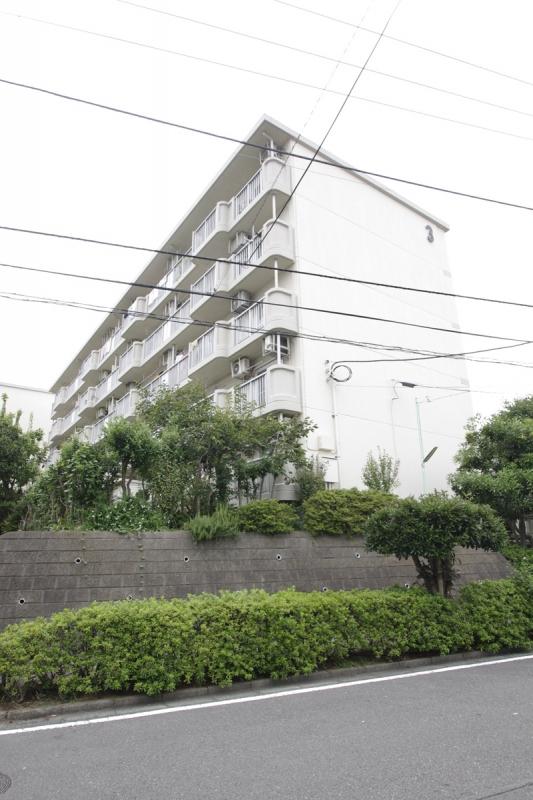 Local appearance photo. Local (10 May 2013) Shooting