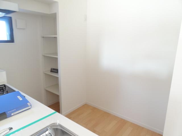 Kitchen. Indoor (12 May 2013) Shooting