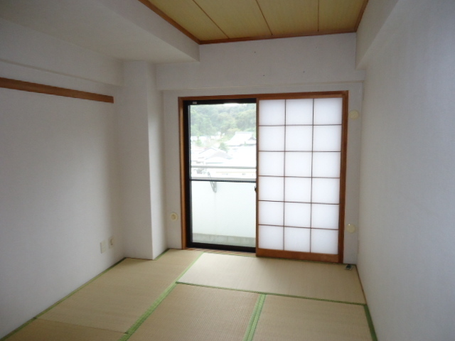 Living and room.  ☆ Fujisawa Station within walking distance ・ Pets Allowed ☆