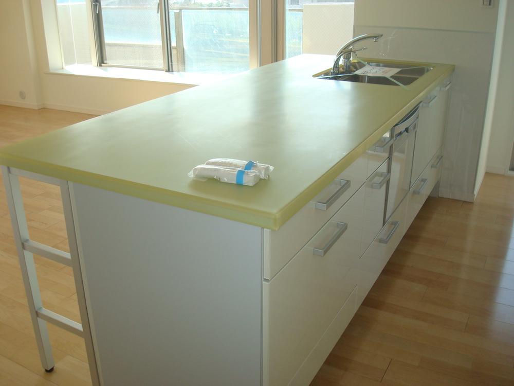 Kitchen. Island Kitchen ・ With dishwasher (November 2013) Shooting