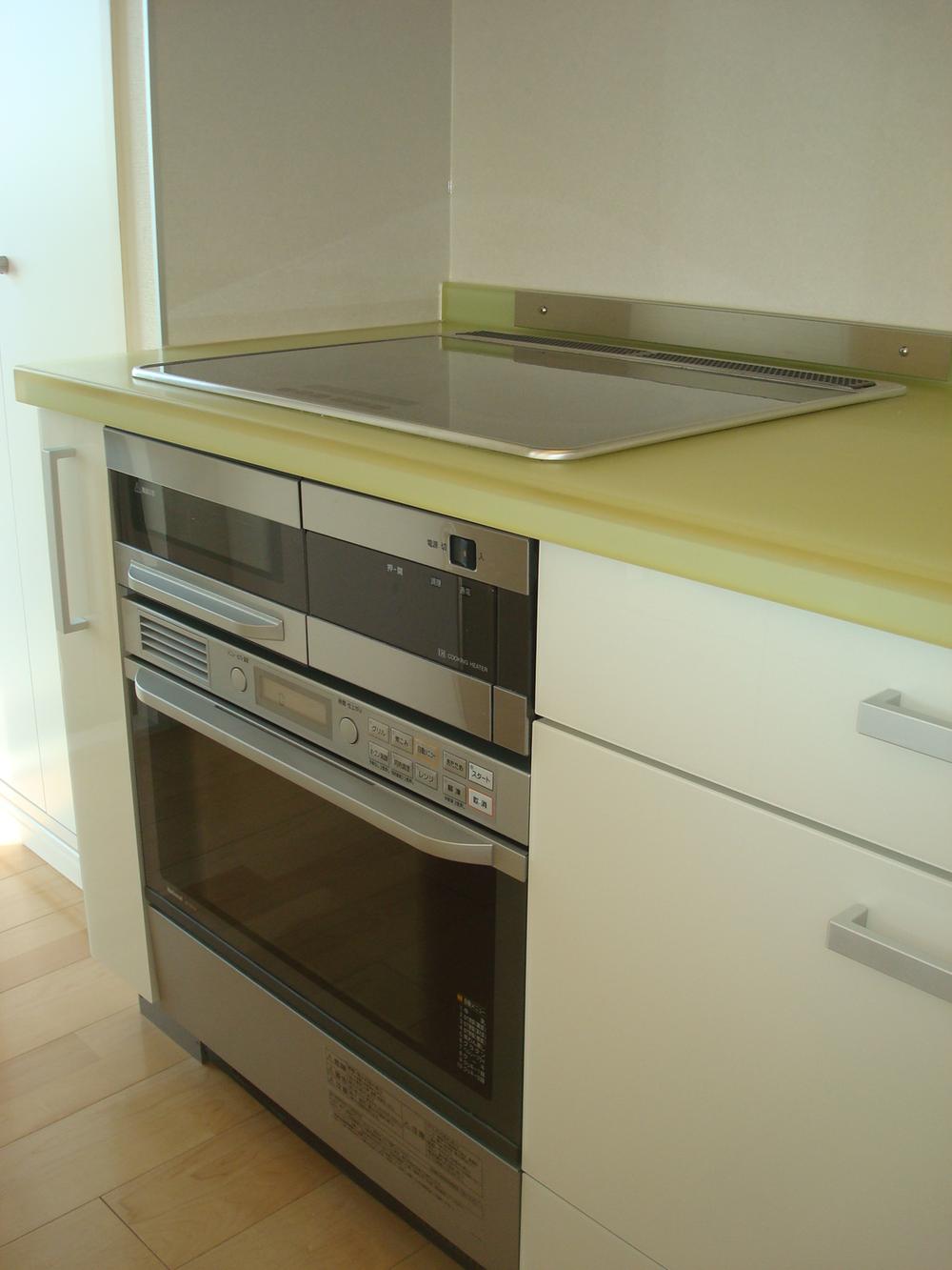 Kitchen. IH heater ・ Oven also comes with (November 2013) Shooting