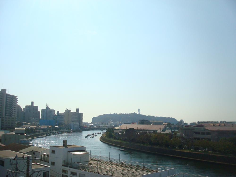 View photos from the dwelling unit. Living room with views of Enoshima (November 2013) Shooting