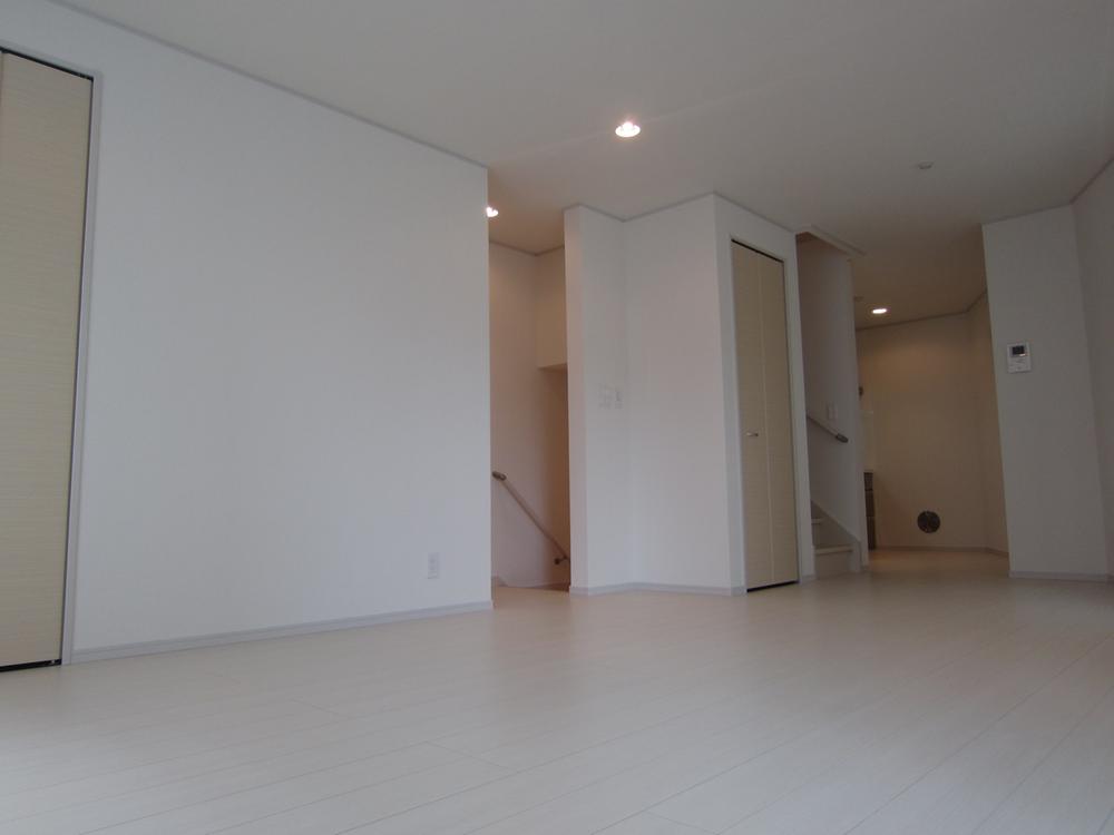 Living. Indoor (September 2013) Shooting Spacious 18 Pledge LDK tones and white (5 Building)