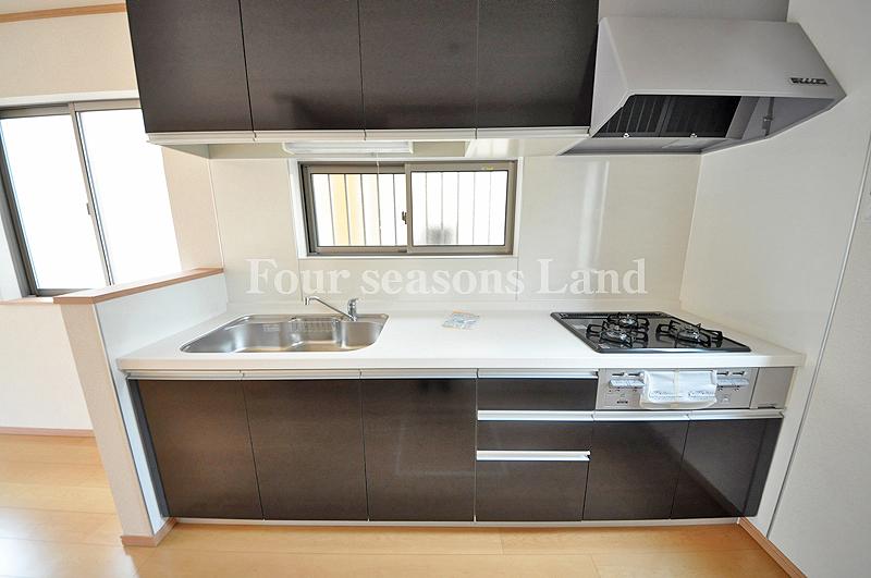 Kitchen. Indoor (11 May 2013) Shooting Building 2