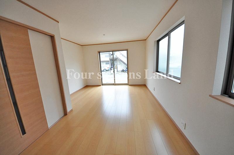 Living. Indoor (11 May 2013) Shooting Building 2