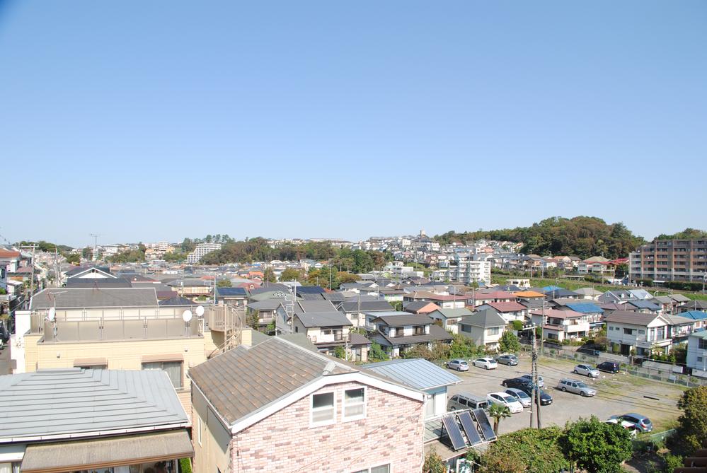 View photos from the dwelling unit. View from the site (October 2013) Shooting