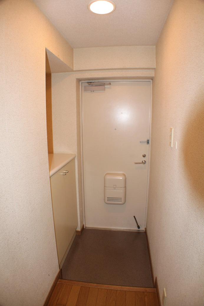 Entrance. Entrance (August 2013) Shooting