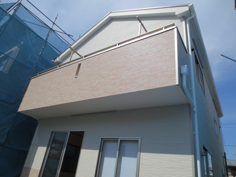 Local appearance photo. Local (10 May 2013) Shooting